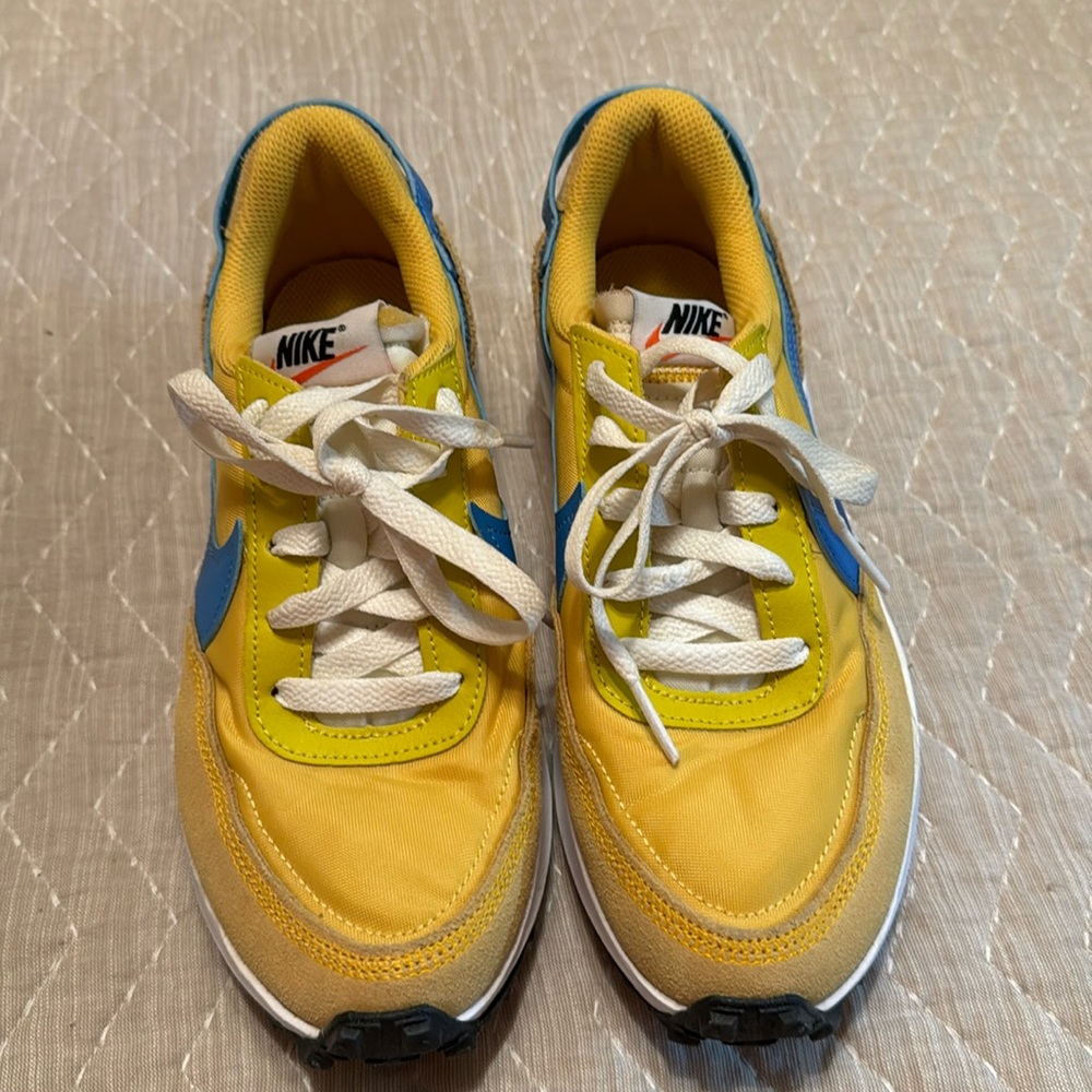 Nike tennis shoes